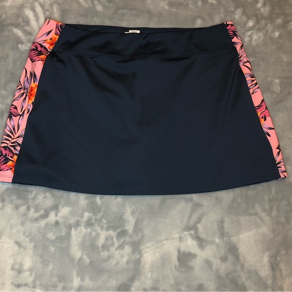 Tommy Bahama Golf Skort Grey with Tropical Side Print, Size XL - Picture 1 of 7